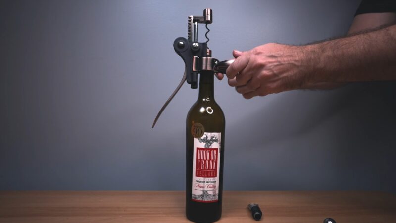 Wine opener winged